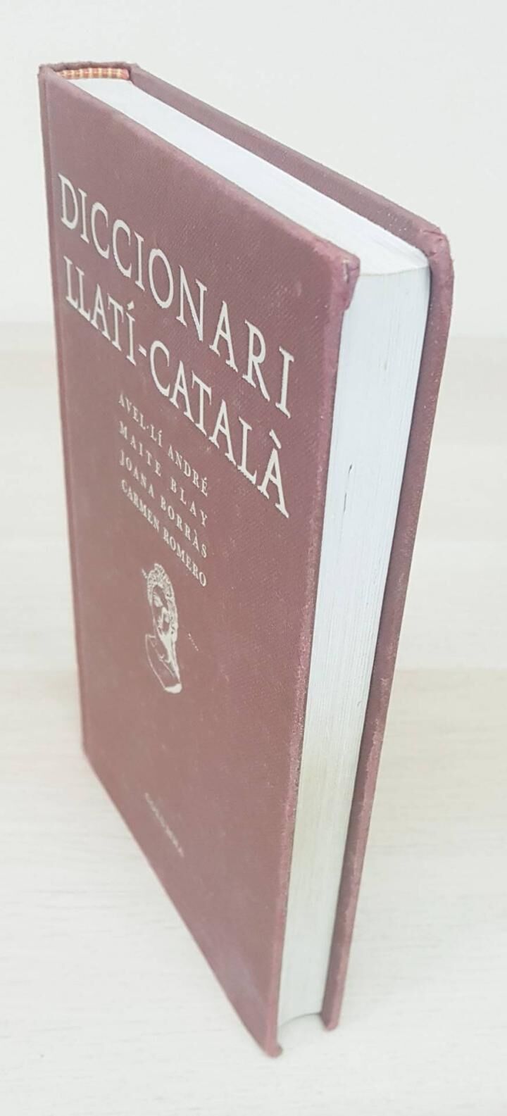 Diccionari Llatí - Català .