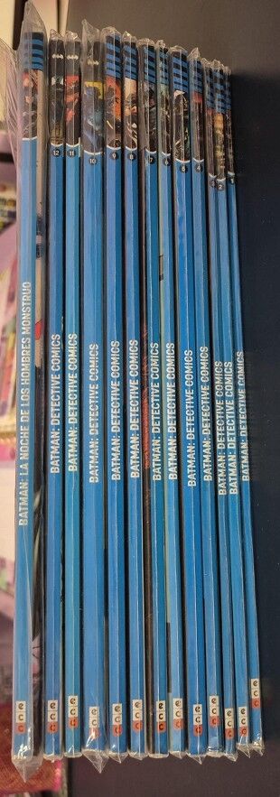 Batman: Detective Comics 13 Volumenes. Números del 01 Al 12. + la Noche de los Hombres Monstruo