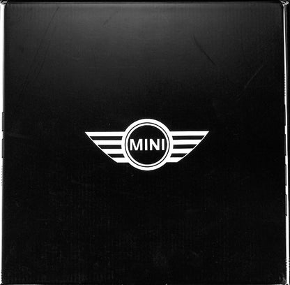 Mini & Me. (Limited Edition Book - Edición Limitada)